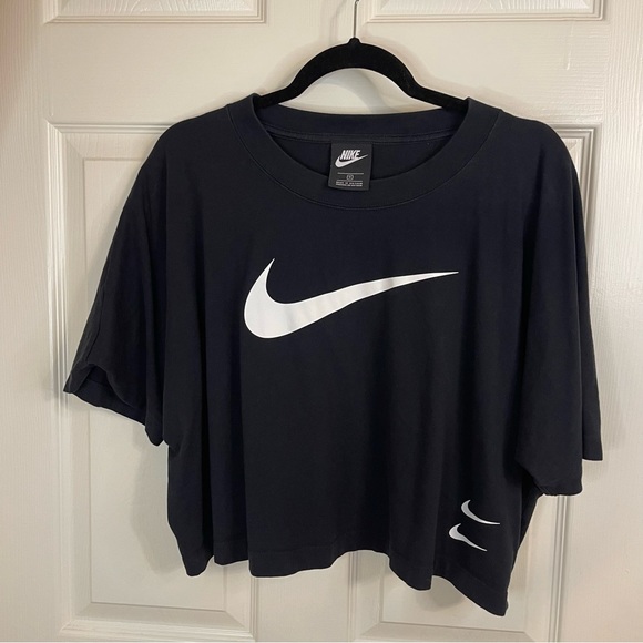 Nike Tops - Nike plus crop top